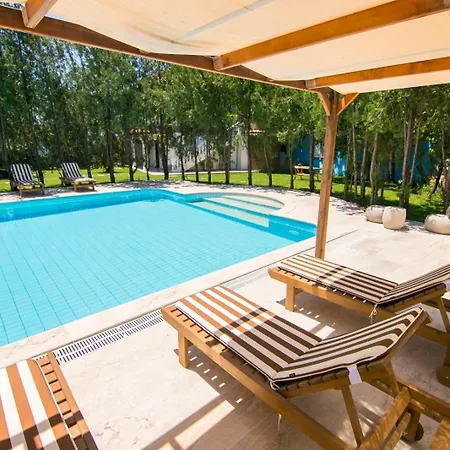 וילה Deluxe Villalari *